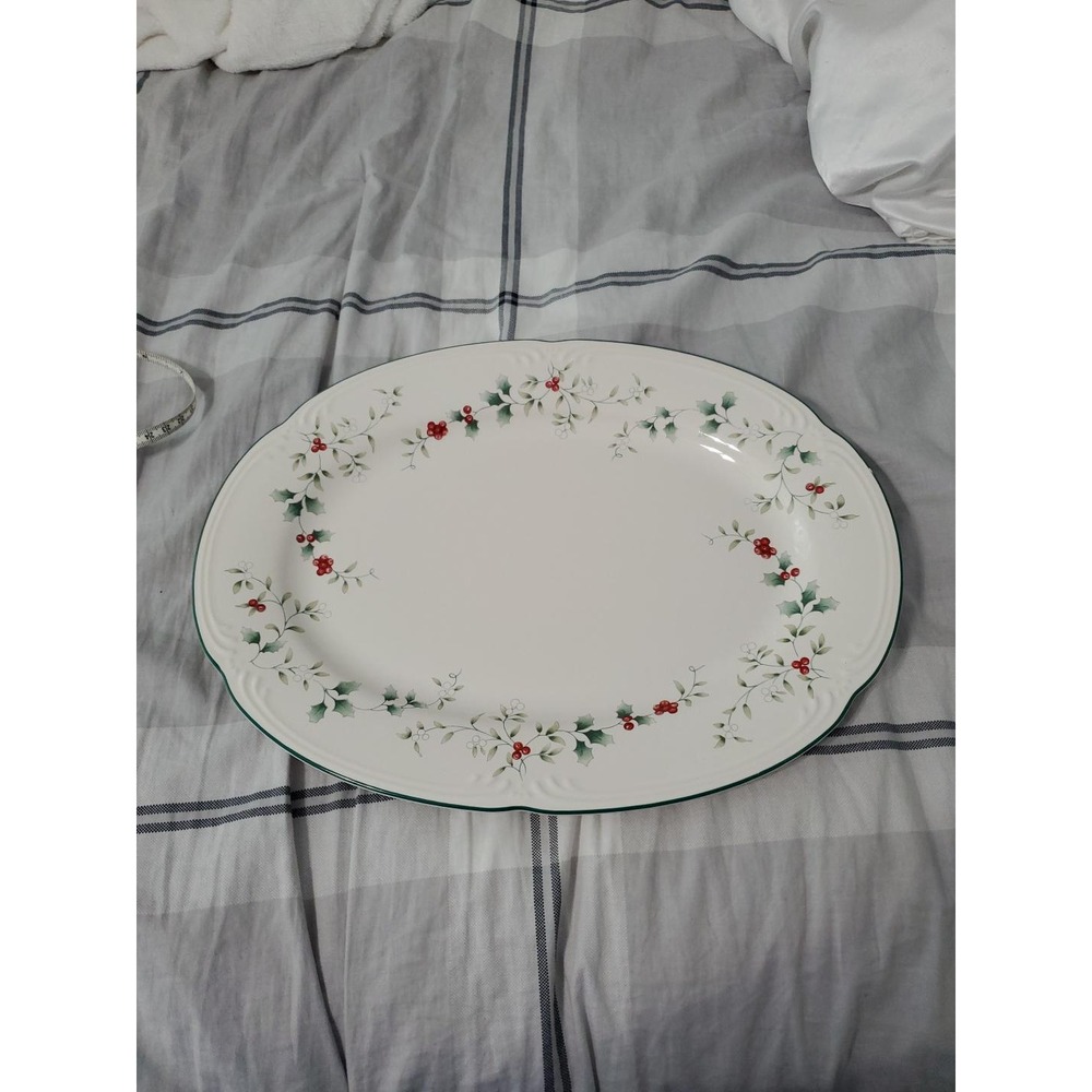 Pfaltzgraff winterberry platter - Picture 2 of 6